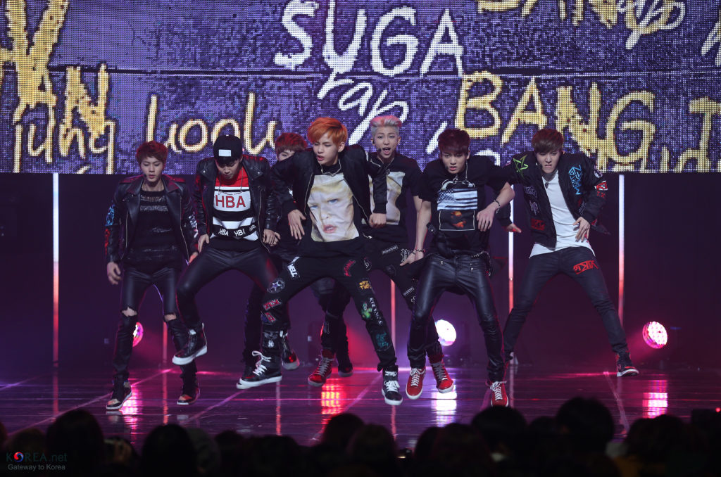 Die Boyband BTS auf einem Konzert